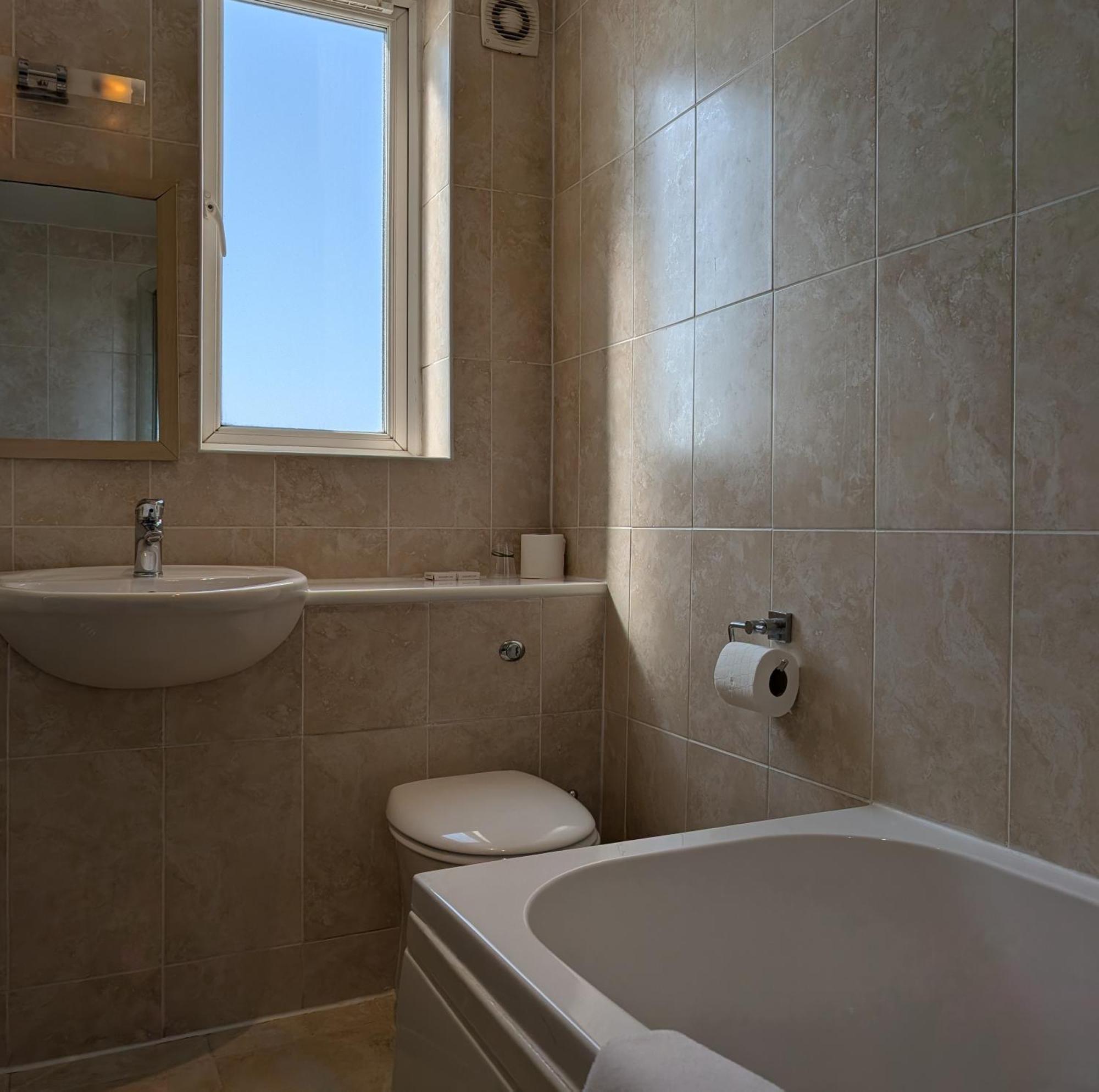 The White Rock Hotel Hastings Bagian luar foto