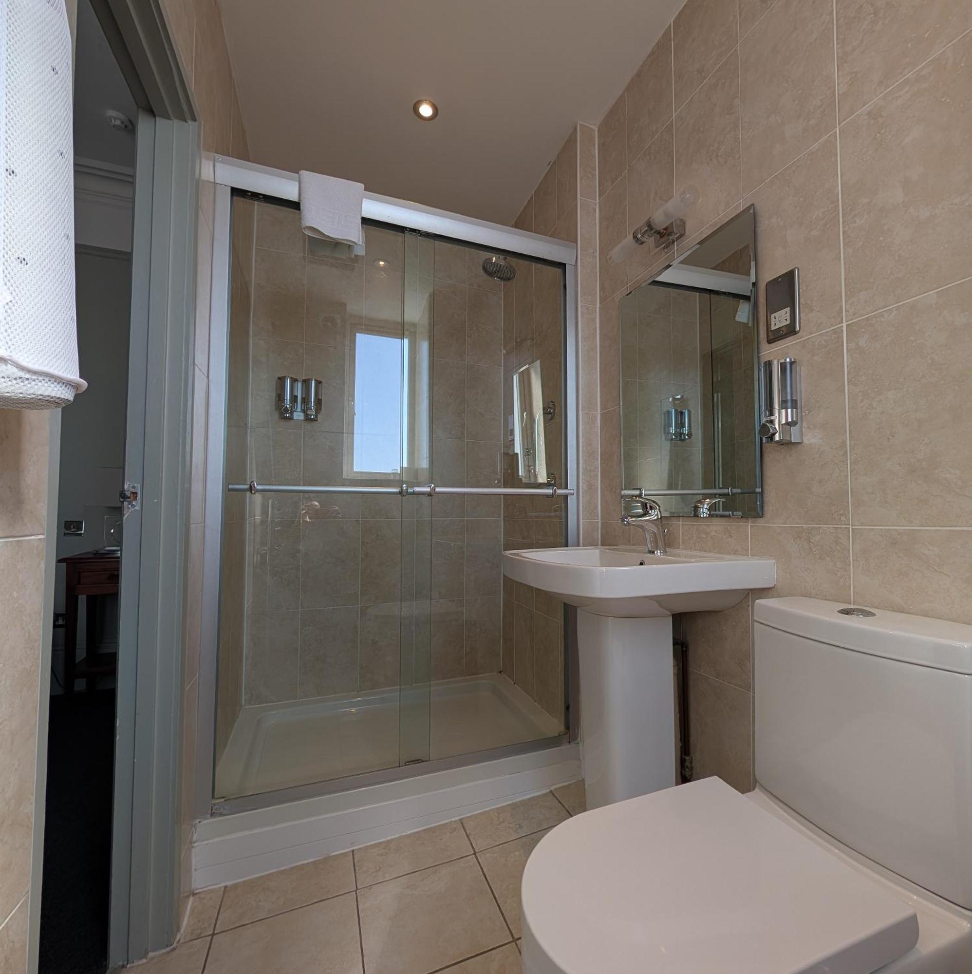 The White Rock Hotel Hastings Bagian luar foto